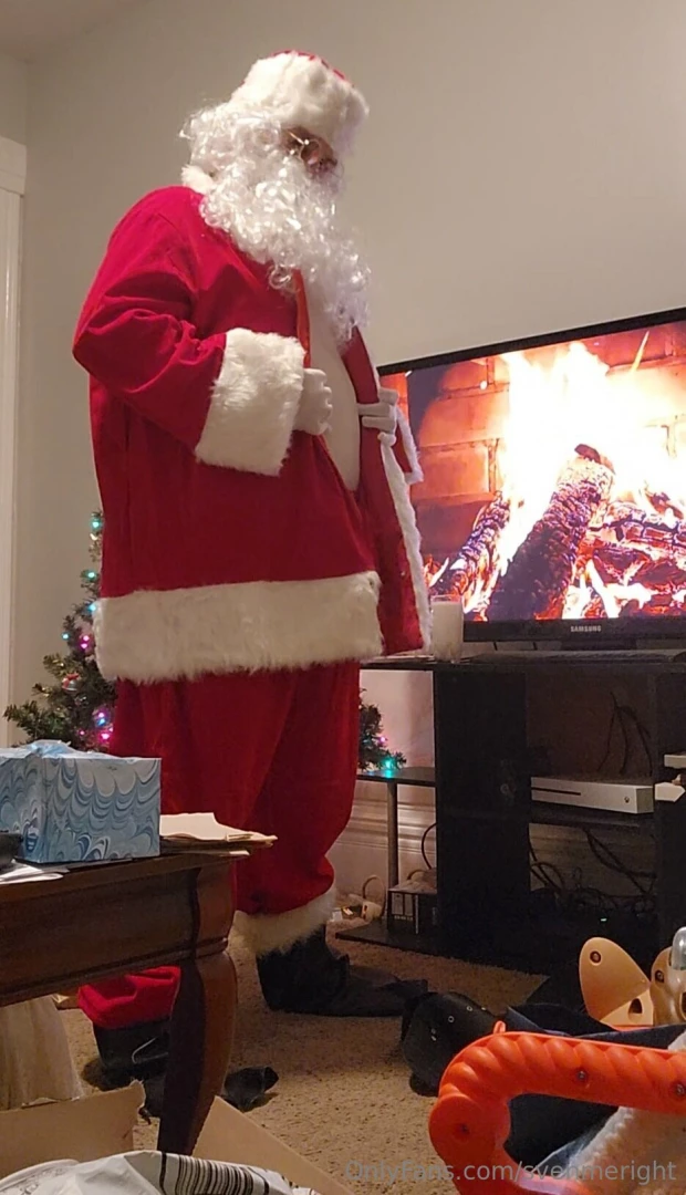 Merry happy christmas holidays here it is the sfw to start but it is part 3 