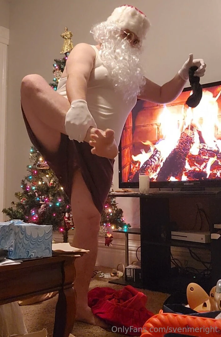 Merry happy christmas holidays here it is the sfw to start but it is part 9 