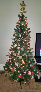 I got the christmas tree put up it was nice to feel great about part 2