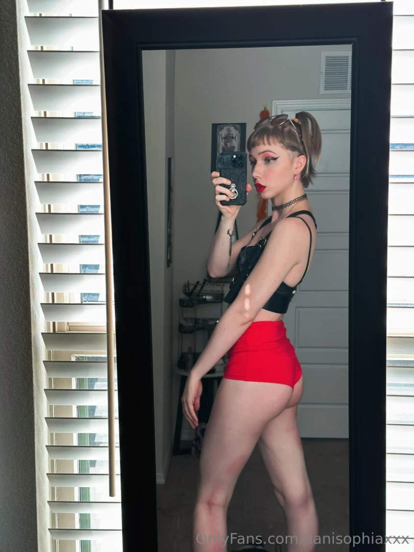 Head to your inbox for a little tease at 3p xx 