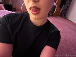 If i lick it it s mine part 72