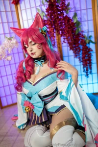 Amo este cosplay la combinaci n de colores es perfecta y me quedo part 1