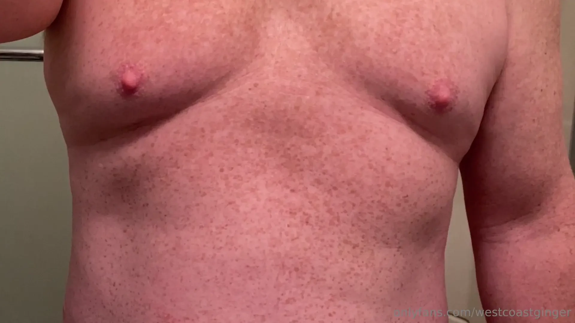 Look at this sexy ginger this body these freckles loved by many 