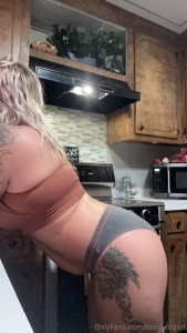 Now that i am back come follow me on my paid page babe lots we have to