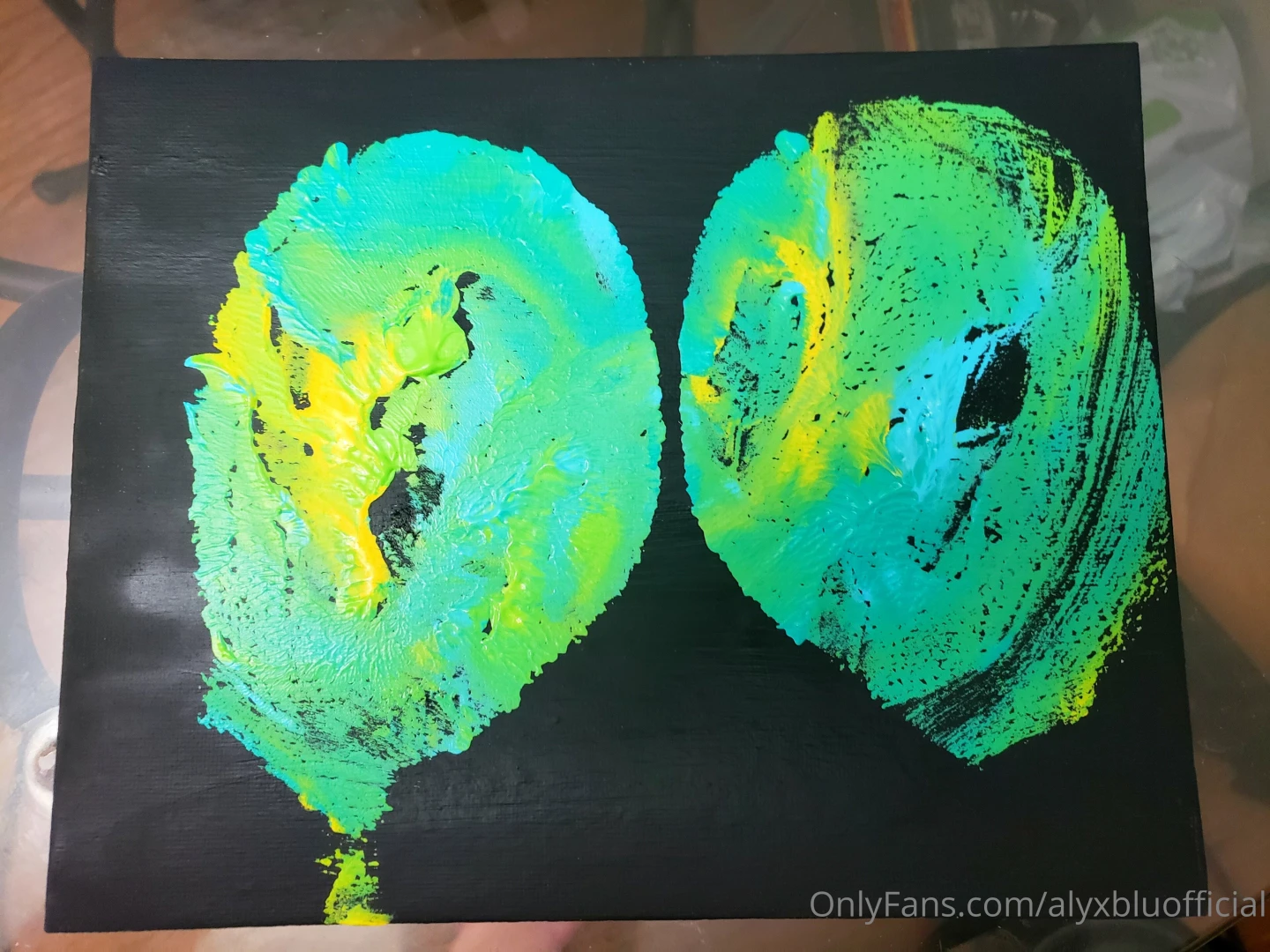 I made my very first ass painting who wants to buy it message me for part 1 