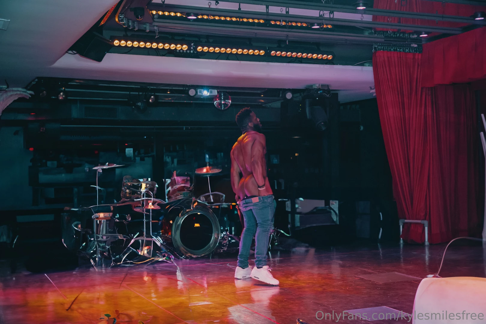 I had to edit this picture a little for the terms of service showing 