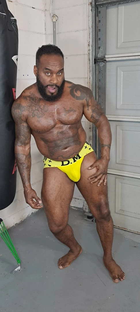 Daddy is going live today at 6 pst i better see you all there you won 