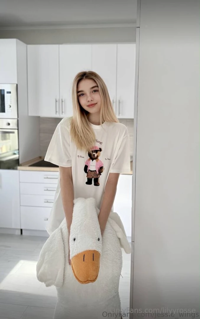 Scrolling cute girl jessie_wings playing with her pussy she looks so part 371 