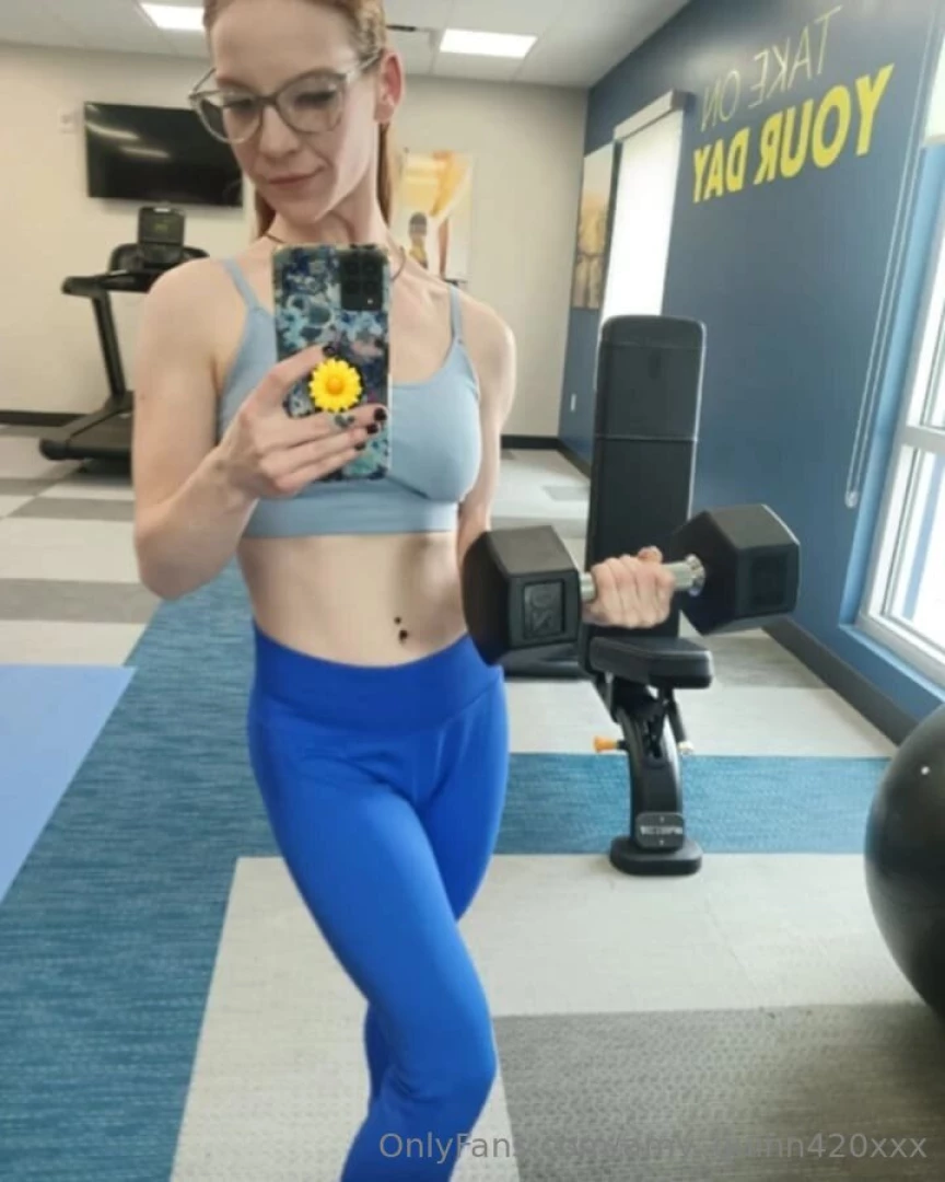 Early morning workout thought i d treat you to a little pic 