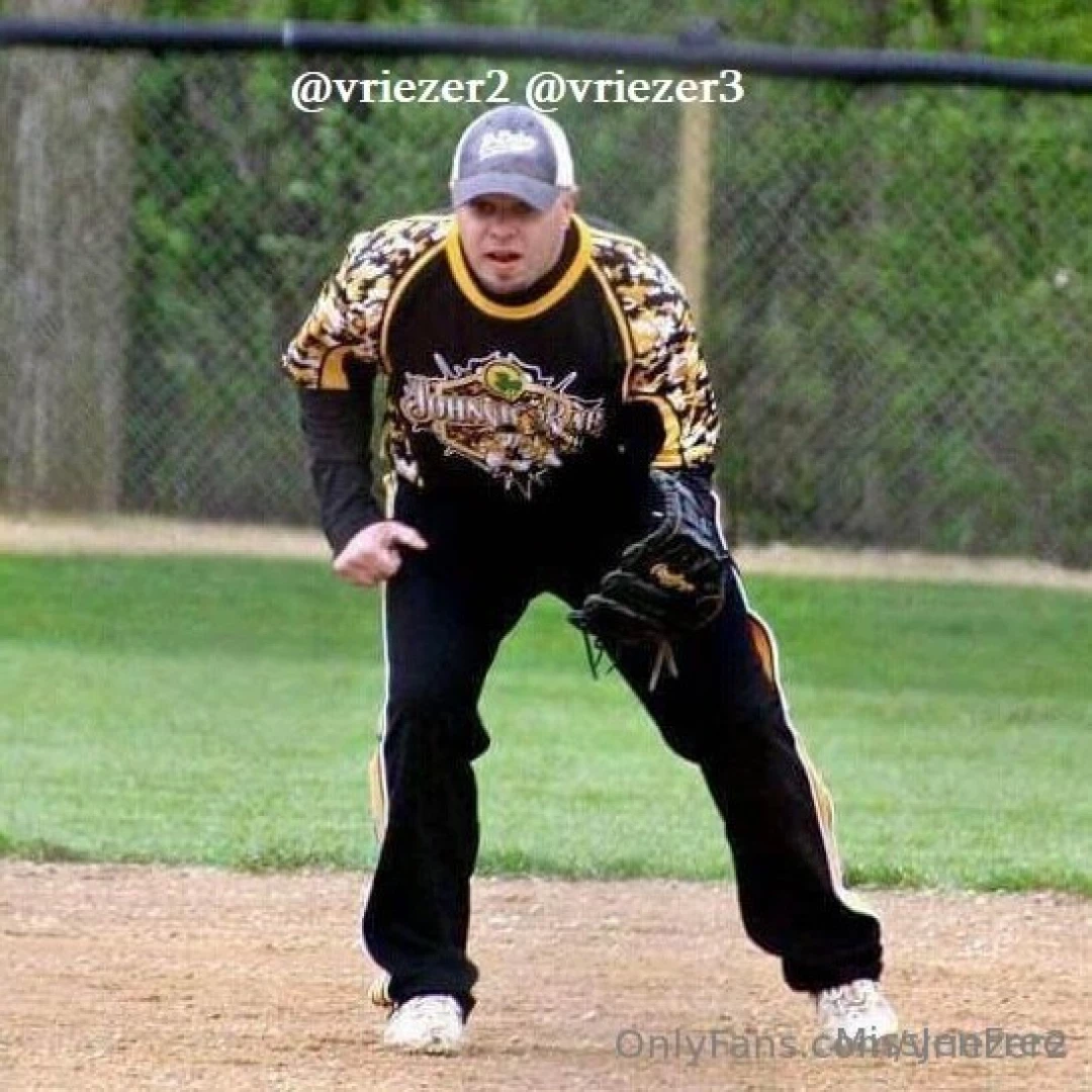 What a dilf - started july 12 2024 swipe to see all entries pics are part 4 