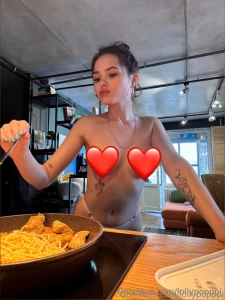 While i cook you lie and wait for me in bed right