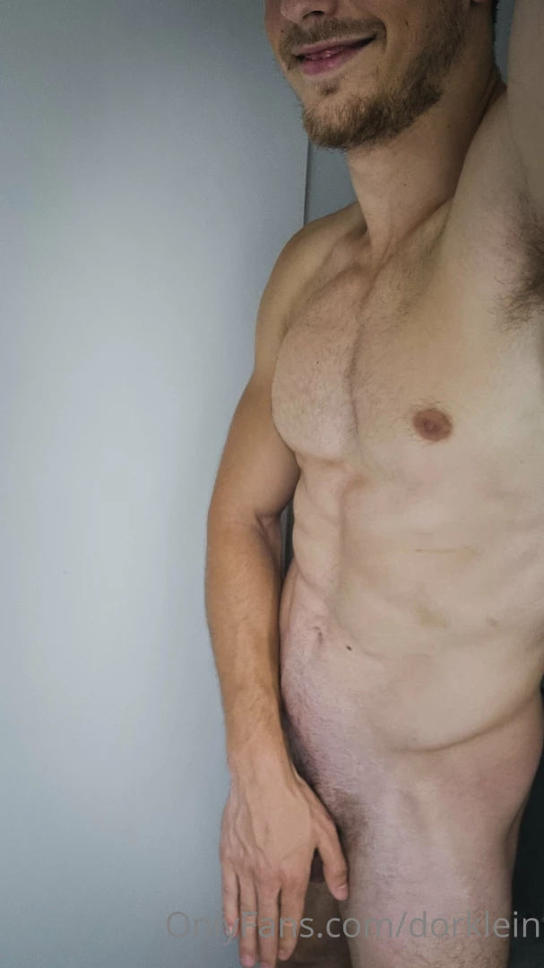 I woke up with a super hard all the pics in your dm 