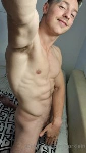 Oops are u ready to go to sleep dm me if u want to see what my hands