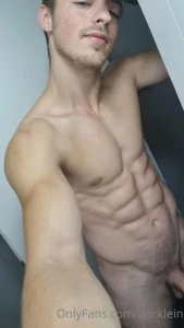 I sent you a free gift check your dms