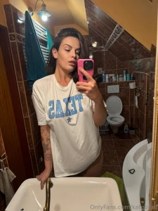 Obey admire adore that s your role