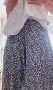 Videazo de un striptease en pijama dale amor si te gustan esta clase