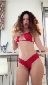 Bikini y lencer a