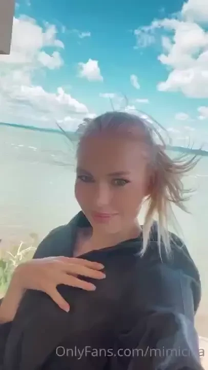 Forgetting suddenly that i can t show my boobs on instagram 