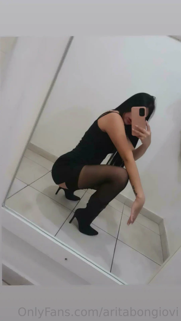 Hi baby do you like my look 