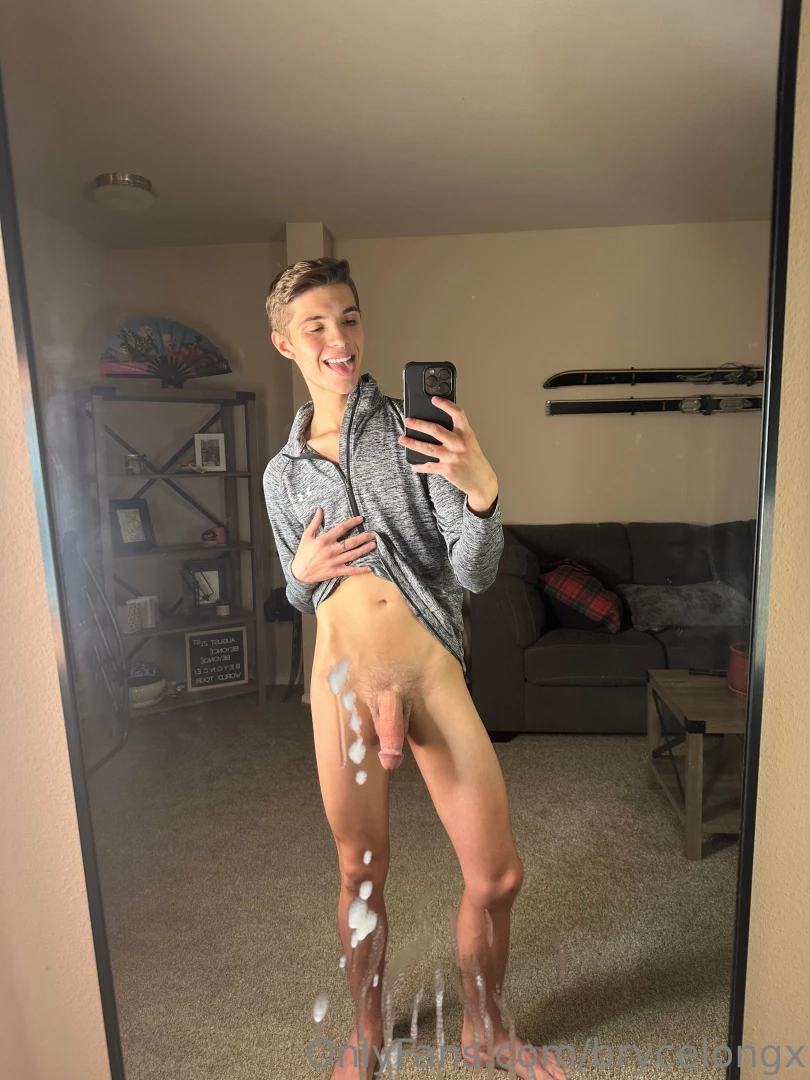 Wanna lick it up for me 