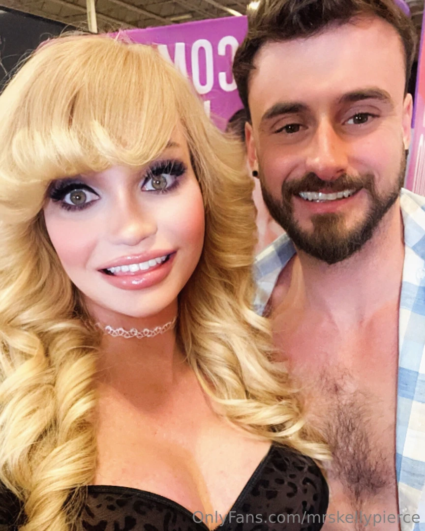 Knox and i on the dc exxxotica floor - we will be back tomorrow from 1 part 1 