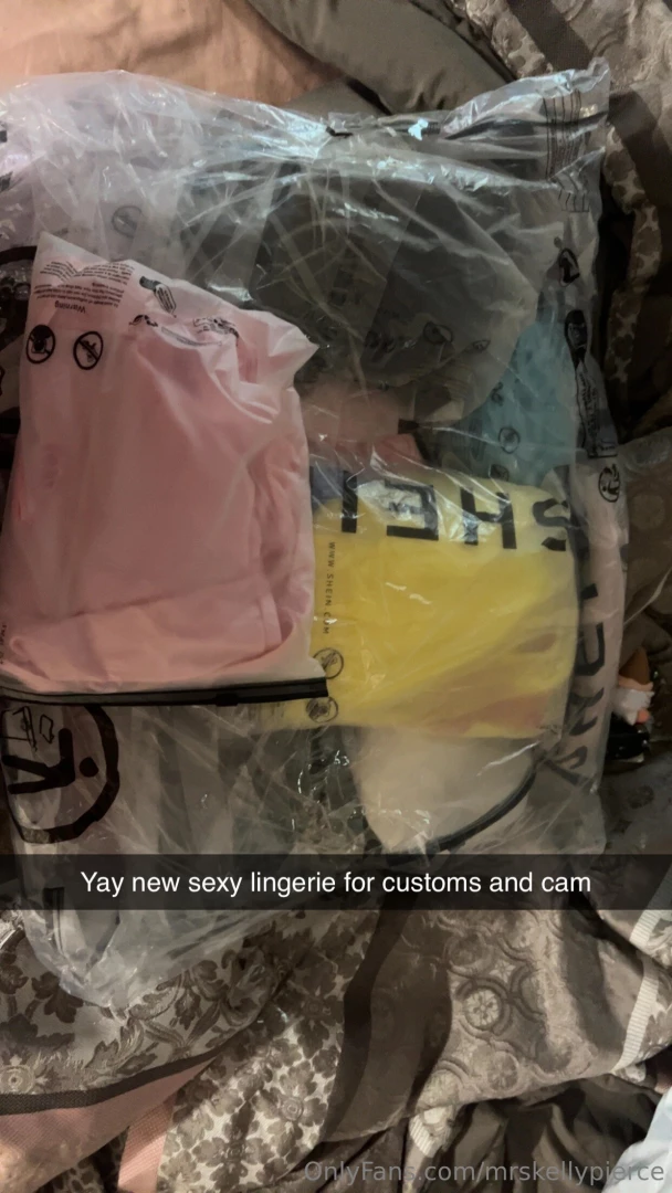 Yay new lingerie for customs and content 