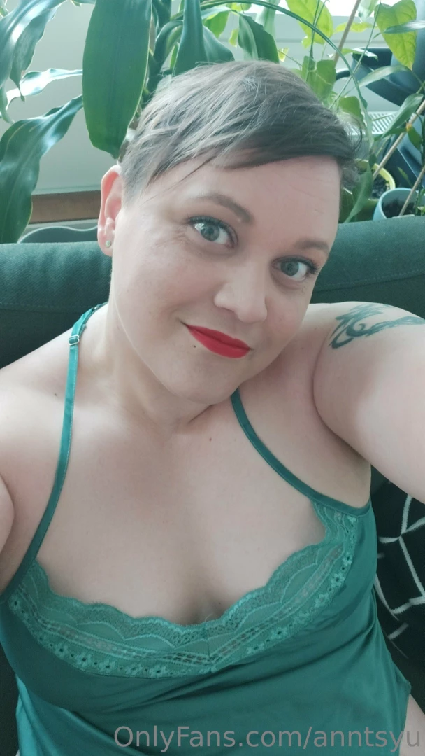 Feeling sexy let me know what kind of photos you d like to buy 