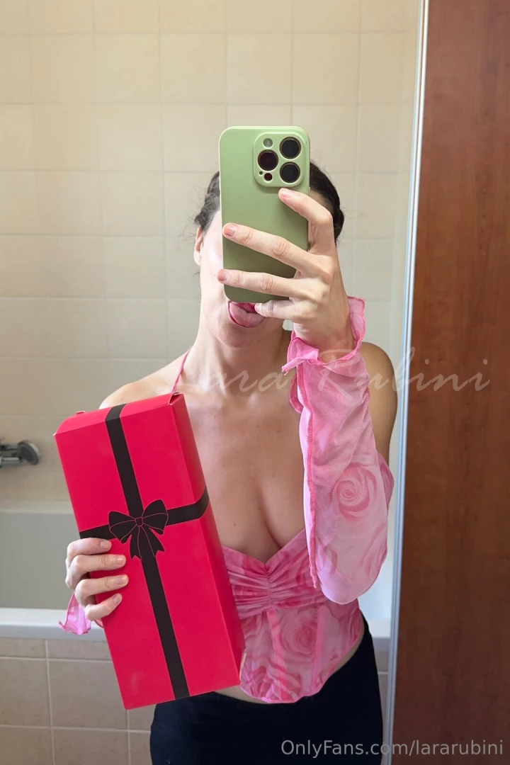 Oggi arrivato il regalo di un fan ed gigantesco ci girer un video 