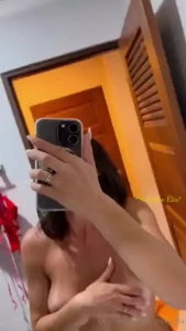 New video je me defonce le cul dans ma salle de bain partie 2