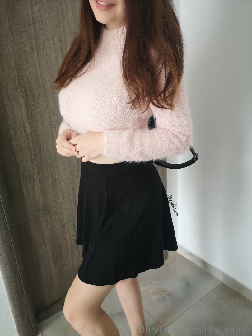 What i wear to college vs what i wear underneath 5 photos 