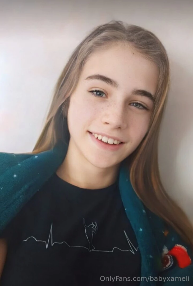 Honeyfoxvip is wet right now busty babe honeyfoxvip honeyfoxvip loves part 151 