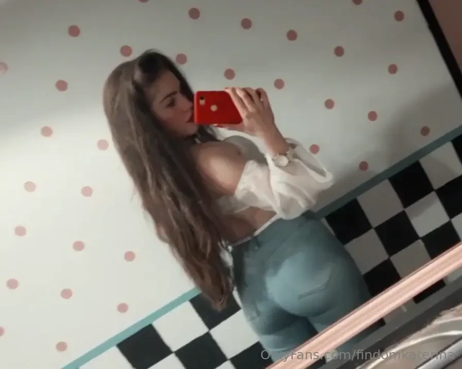 In my hot and sexy jeans send me now 