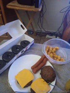 Last night i realized that recording my food stuffing at home would part 7