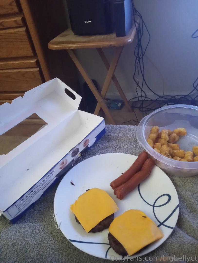 Last night i realized that recording my food stuffing at home would part 2 