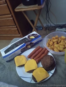 Last night i realized that recording my food stuffing at home would part 3