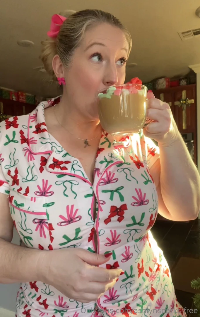 Merry morning - staring at the tree to see what else it needs part 1 