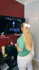 What is your favorite day of the week msashlynsparks part 4