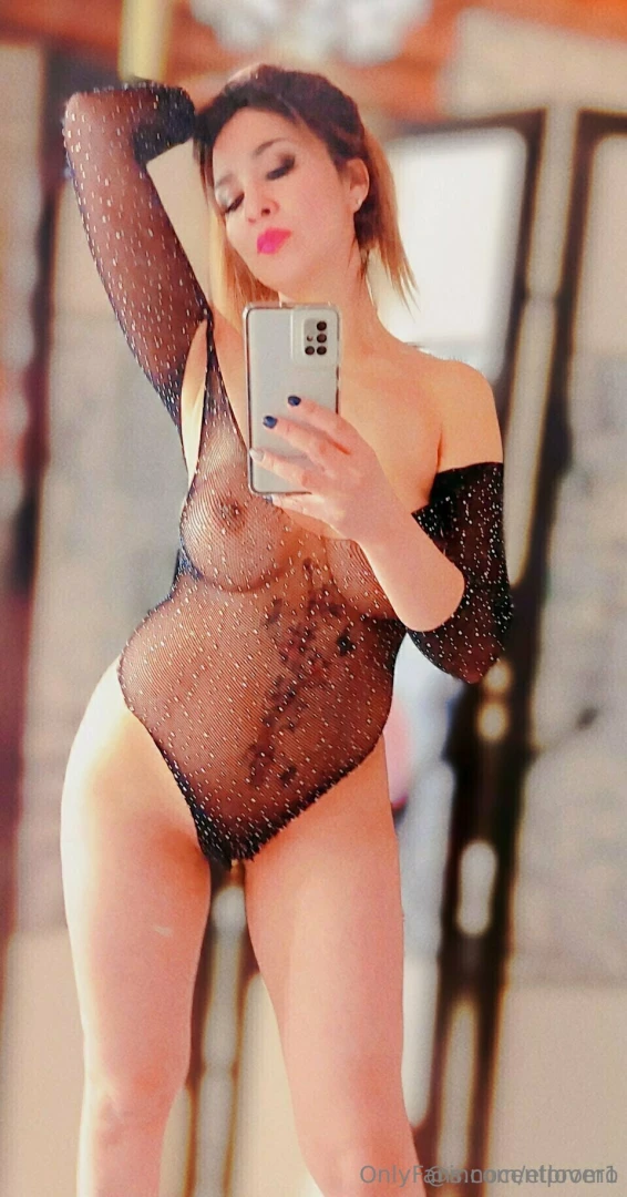 Winner of our sexy selfie week 5 innocentlover1 