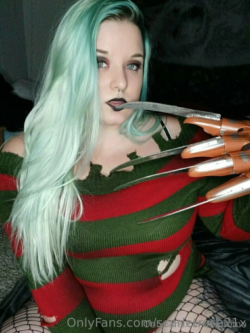 Which one of our five booooootiful contestants would you wanna bring part 4 