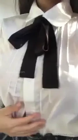 No bras i hate them xd makes for a better view for you too 