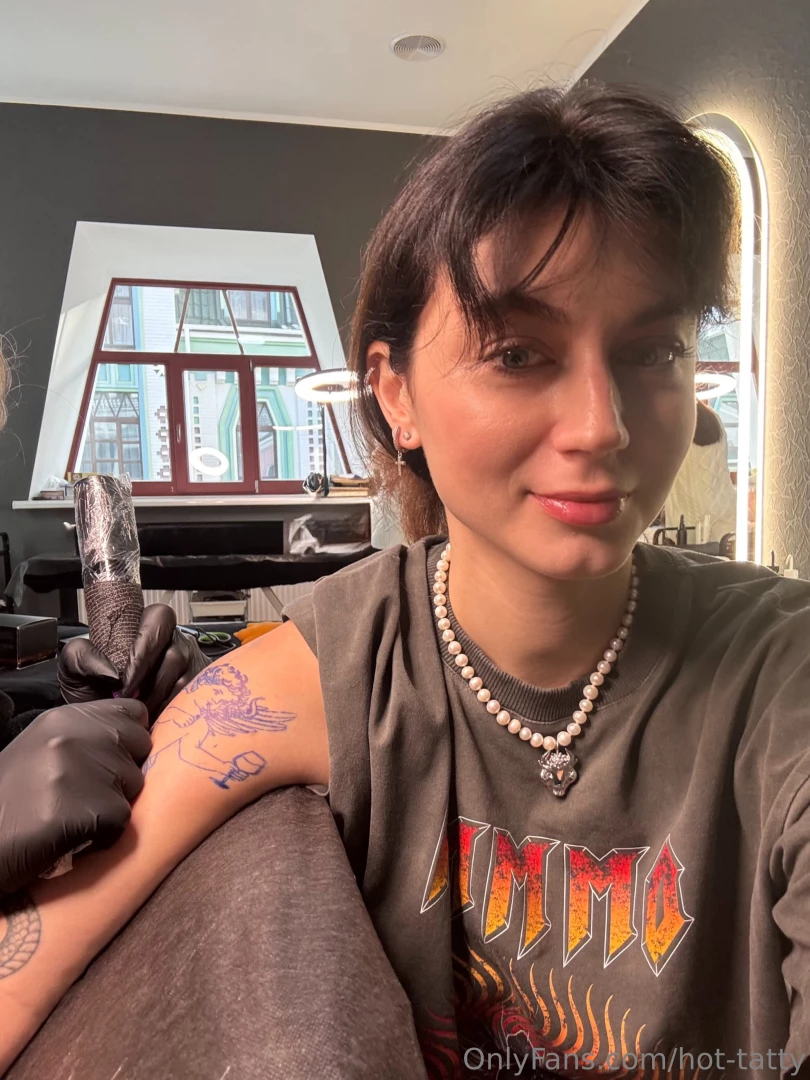 Uh new tattoo new vibe you like tattoos 