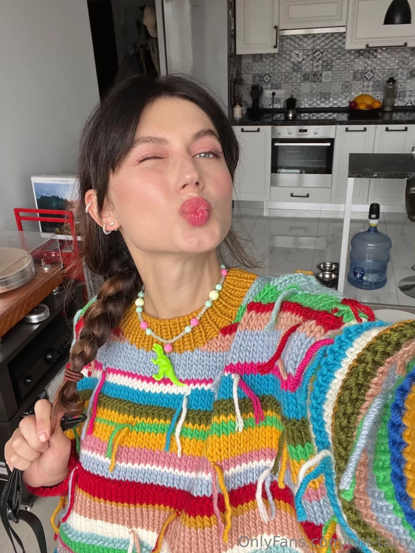 Cozy evening my favorite colorful sweater and a warm vibe all around 