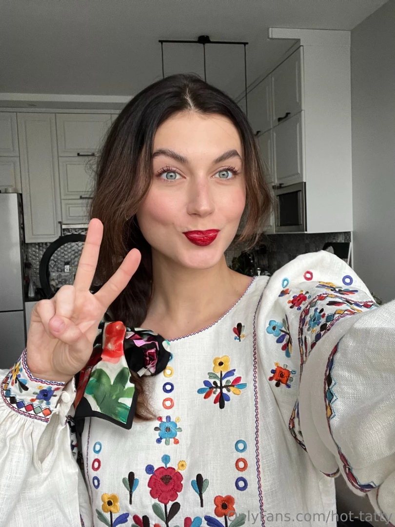 Hi it seems like i went overboard with the tone of my lipstick and now 