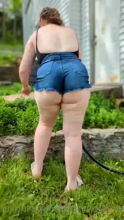 You like the way i handle a hose 2 vids part 1 