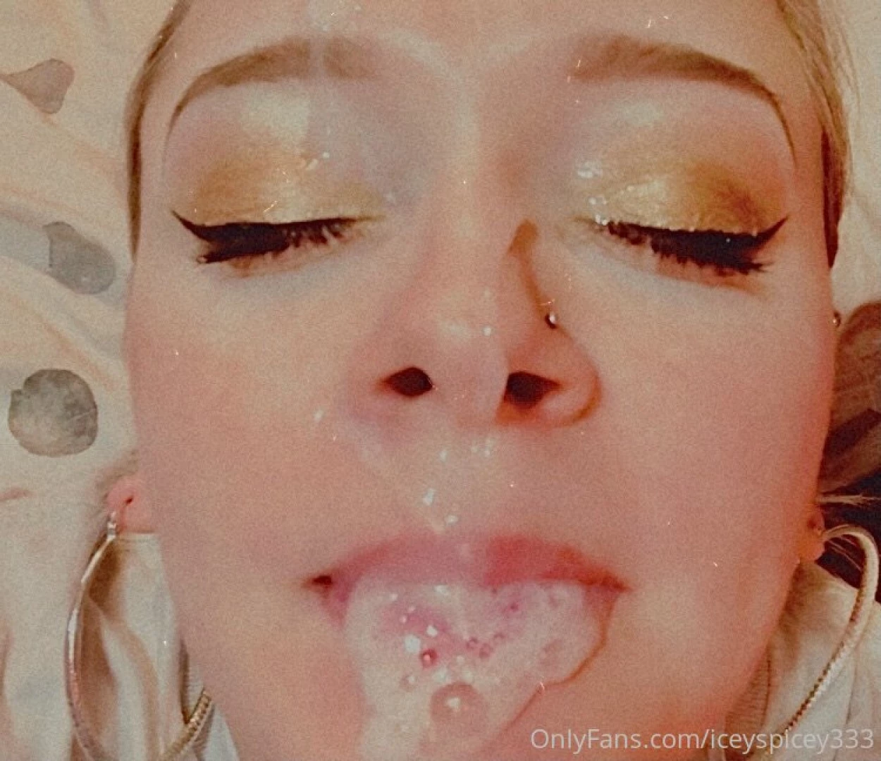 Just a little surprise look from the happy ending of my most recent part 1 