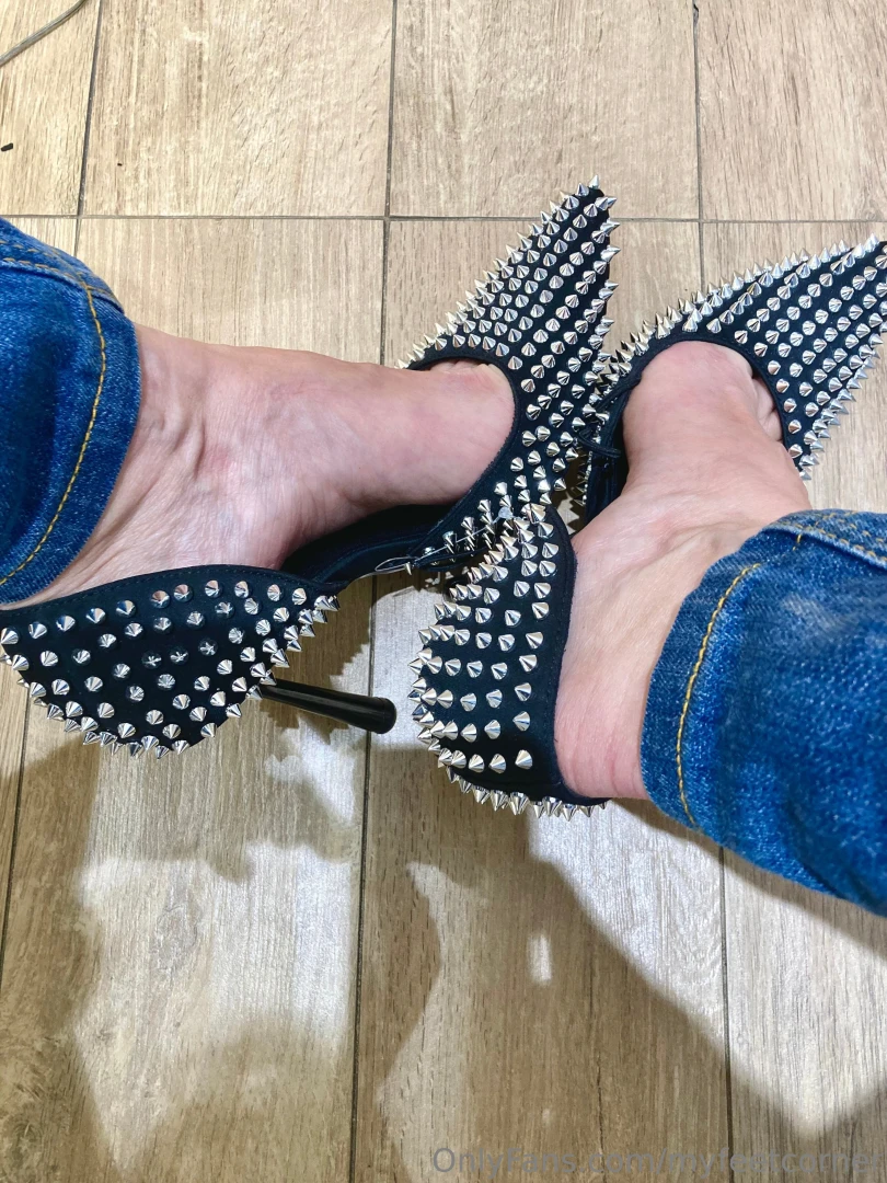 Try these if you dare feet arches cleavage heels footboy spaveforfeet part 2 