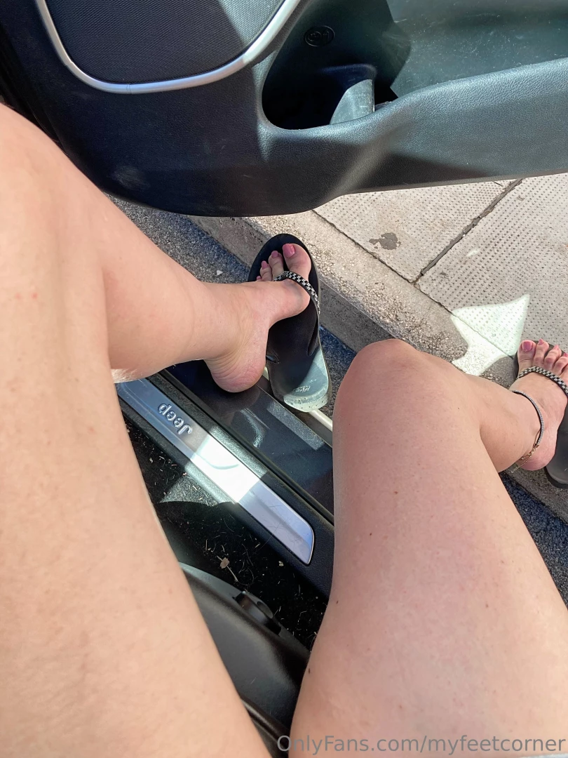 Here i am with my long legs and new candy pedi feet fetish foorboy 