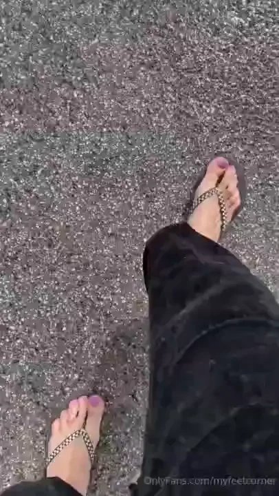 My unsteadily walk over the ponds in flip-flop feet footboy footlover 