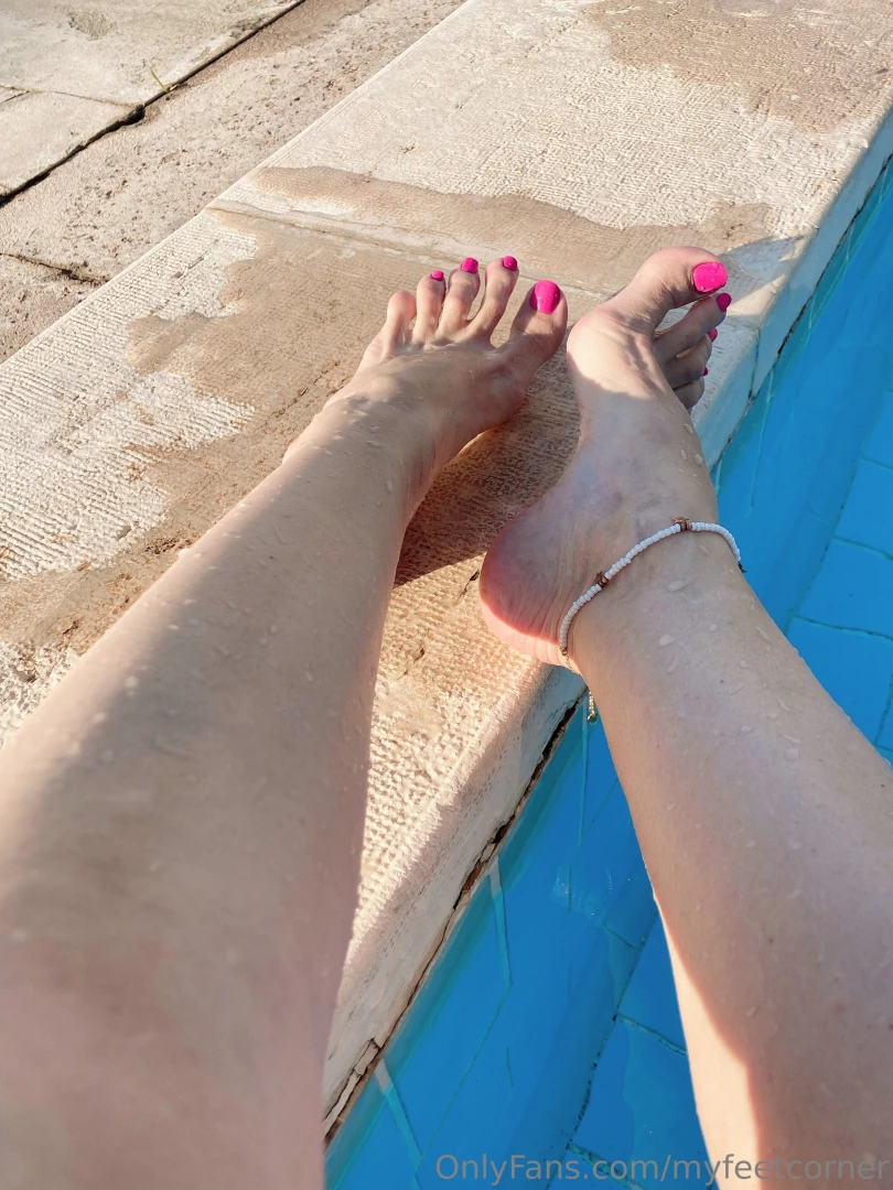 Lovely day at the pool all eyes on my sexy toes feet fetish soles toes 