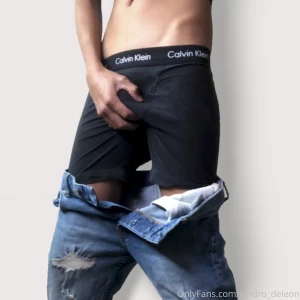 I m horny 24 7 like showing off my dick and enjoy busting a nut as